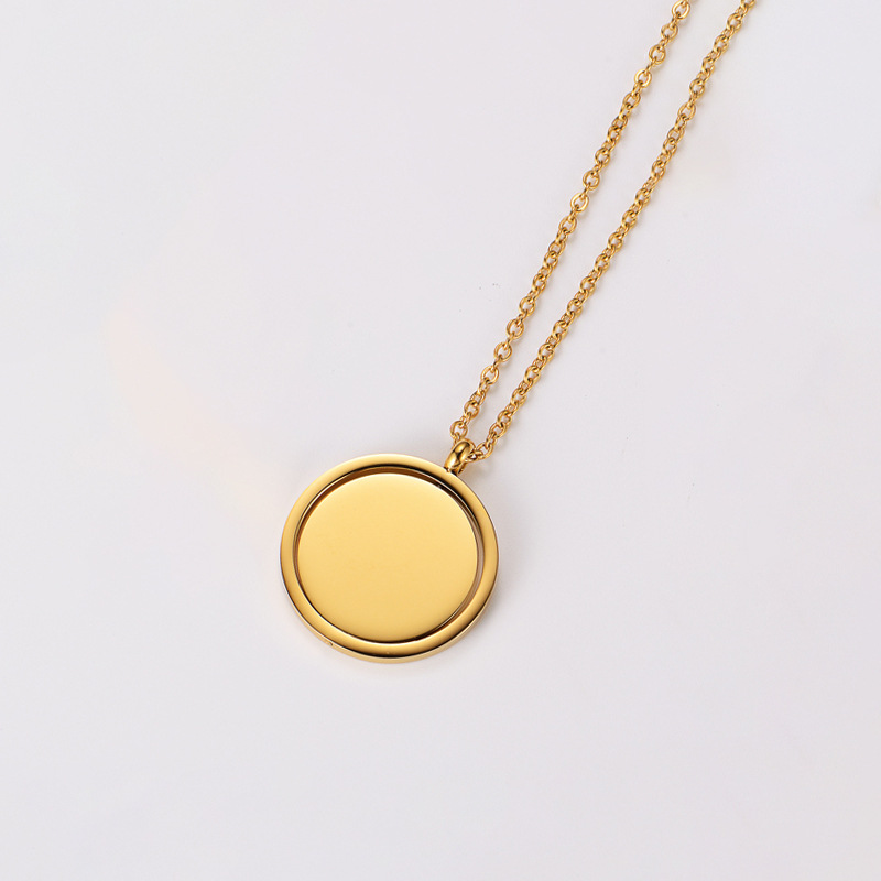 Rotating Pendant Necklaces