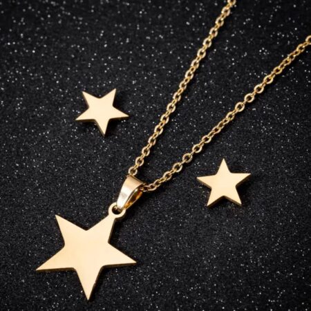 Gold Star Pendant Necklace